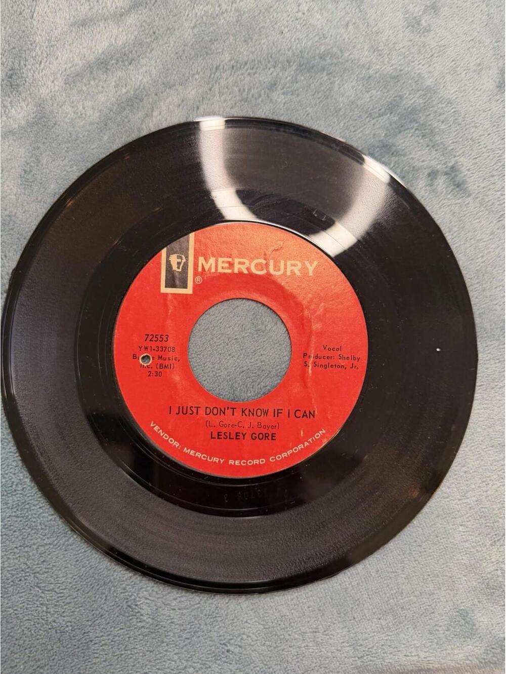 Original 45 RPM vinyl record by Lesley Gore on Mercury Recor